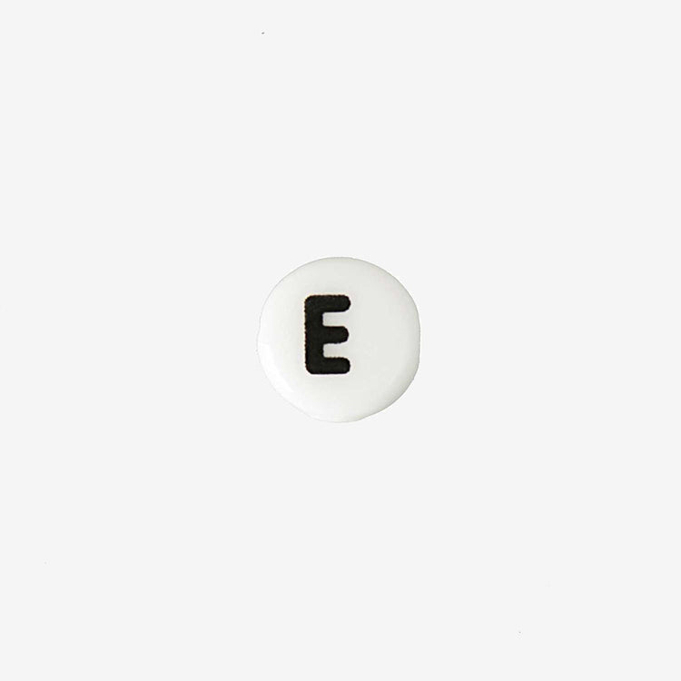 Collar de pulsera de creación de cuentas de letra E del alfabeto de cerámica blanca