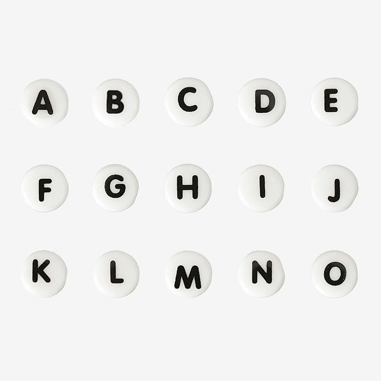 Letra del alfabeto de cerámica blanca redonda