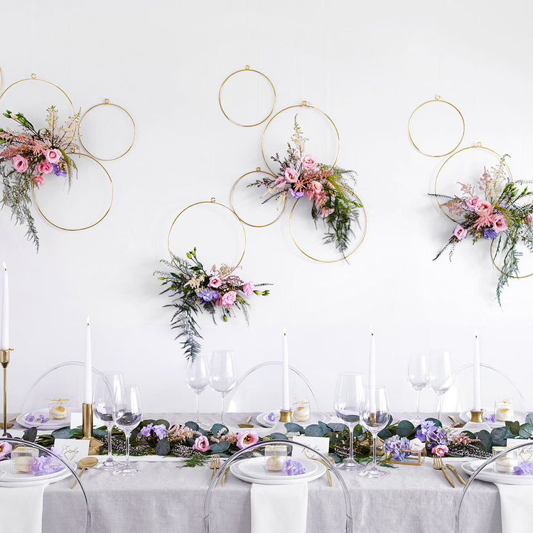 Decoration mariage avec couronnes de fleurs