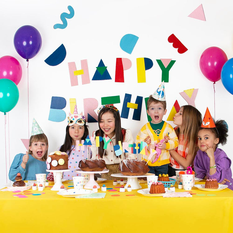 8 assiettes en carton happy birthday pour deco anniversaire enfant