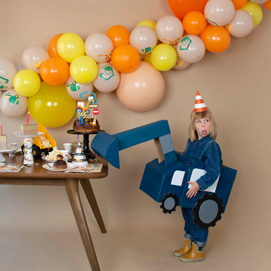 Idee decoration anniversaire garcon : ballon de baudruche chantier