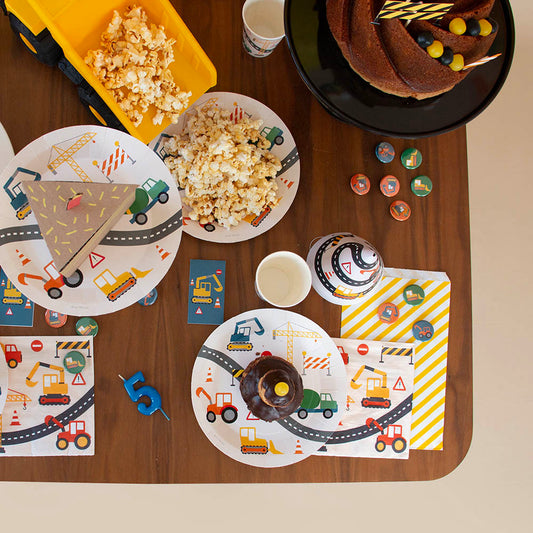 Assiettes chantier pour decoration de table anniversaire enfant