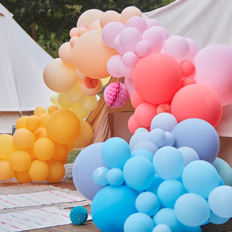 Kit Arche de 200 Ballons avec boules alvéolées - Multicolore pour