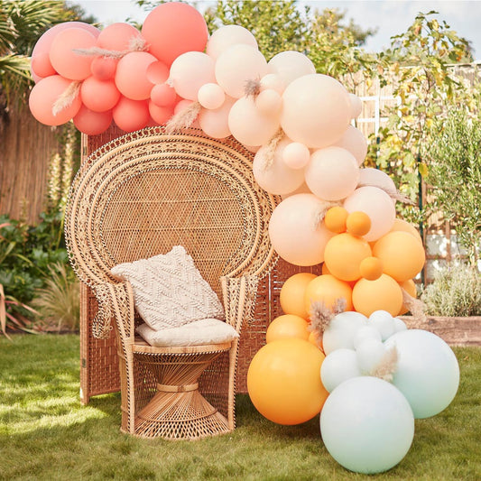 Arche de ballons rose et jaune : deco mariage bohème, anniversaire chic