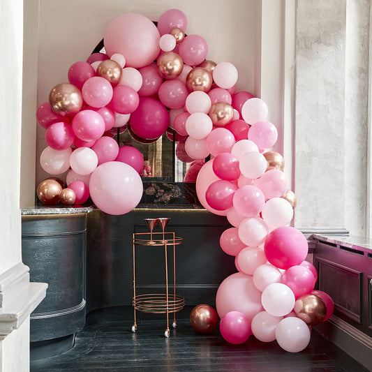 Arche de ballons roses décoration anniversaire, fête de famille ou baby shower