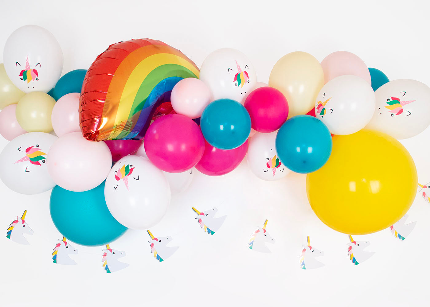 Guirlande de grands ballons licornes en arc pour anniversaire