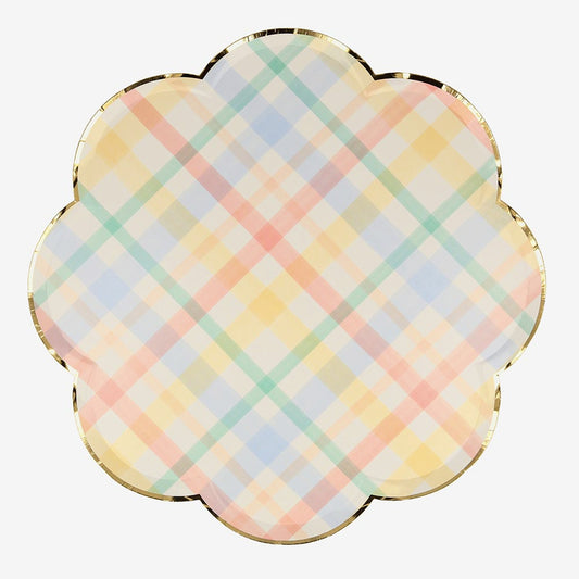 Idea de decoración de mesa de Pascua: 8 platos con patrón de cuadros pastel