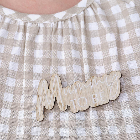 Mummy to be wooden badge for original birth party decoration