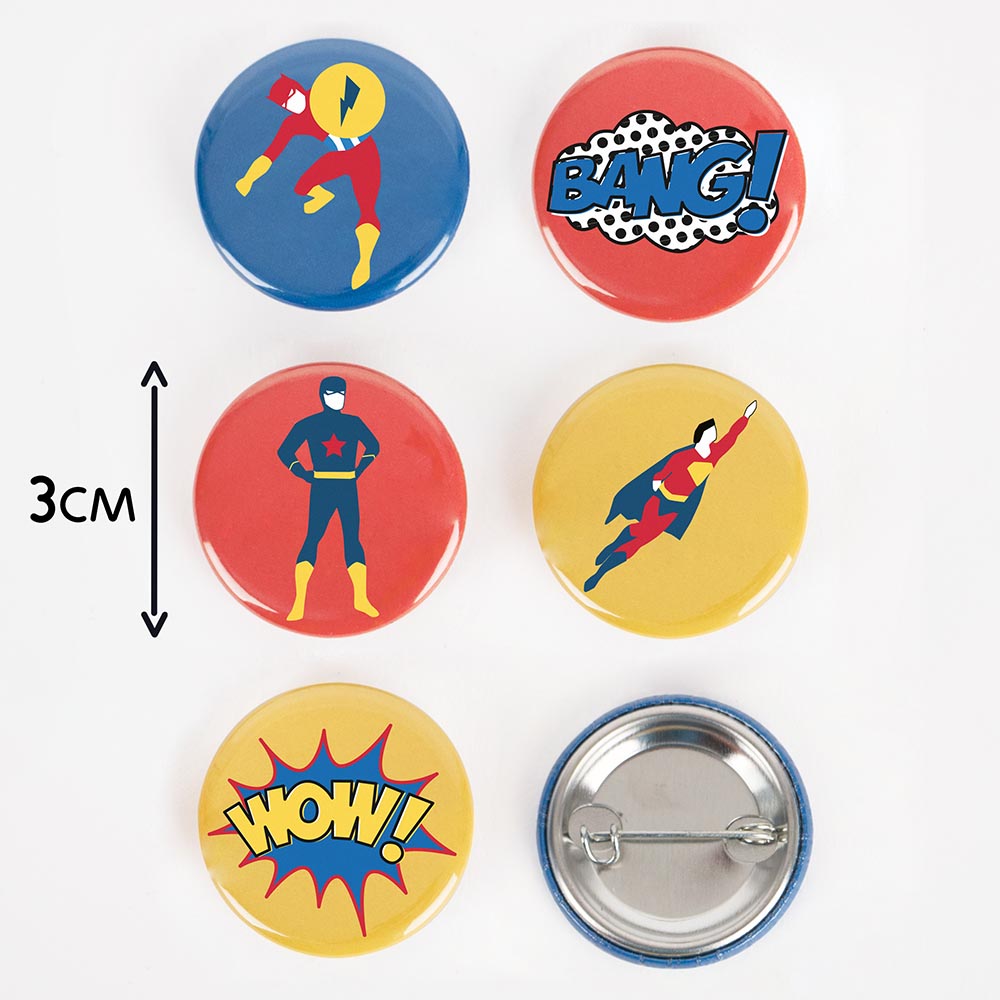 Mini badge super héros : petit cadeau pochette surprise anniversaire
