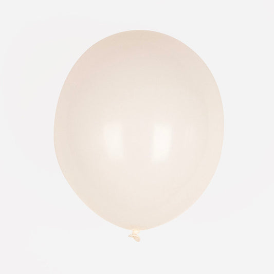 White balloons for classic wedding decoration