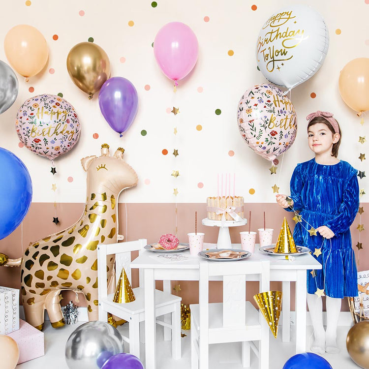 Decoration anniversaire fille avec ballons happy birthday et ballon girafe