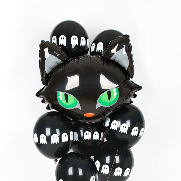 Decoración de Halloween: racimo de fantasmas y globos de gato negro