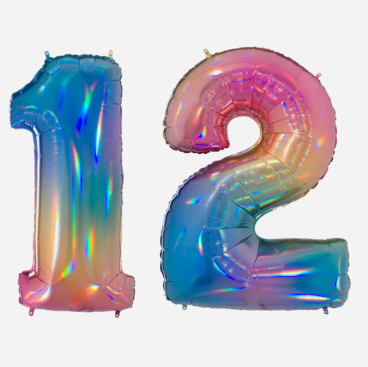 Decoración de cumpleaños: globo gigante con el número del arcoíris