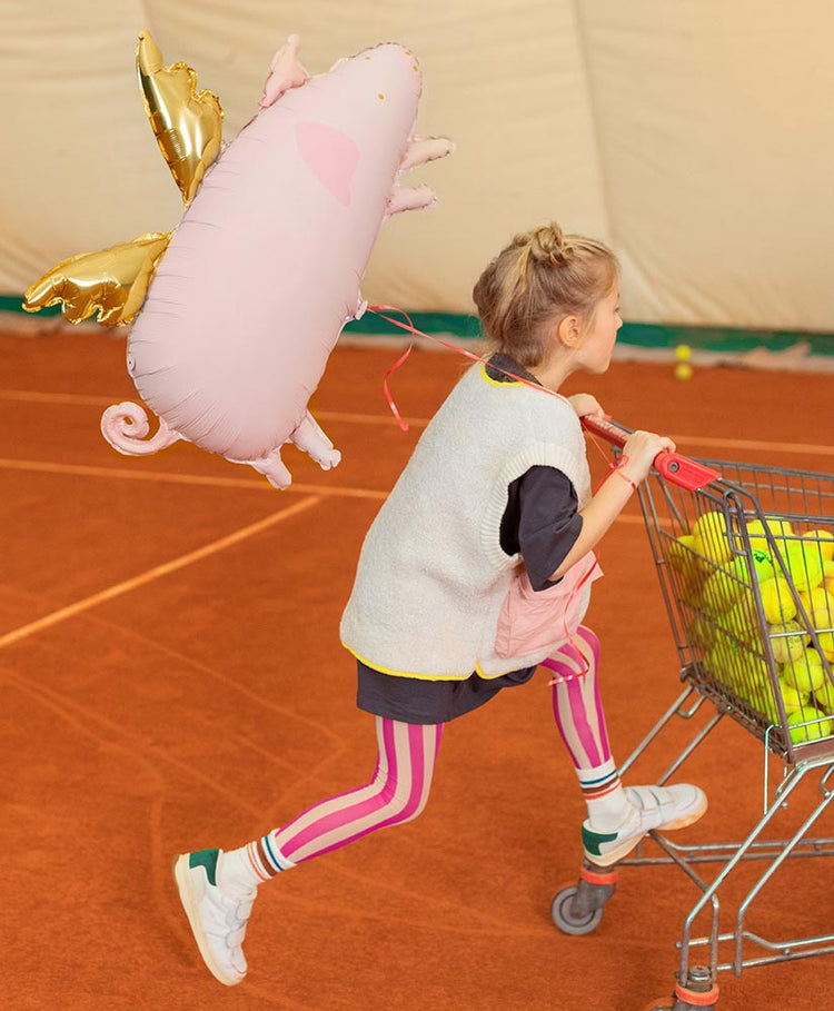 Anniversaire enfant terrain de tennis avec cochon ailé doré
