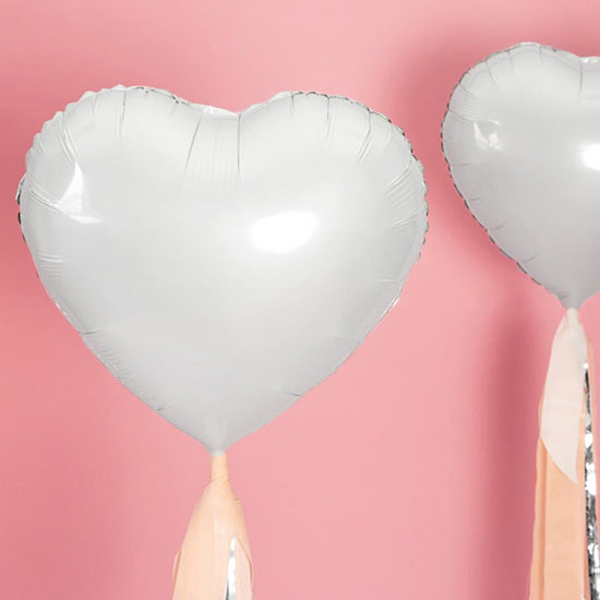 Ballon hélium blanc avec guirlande rose : deco mariage, baby shower fille