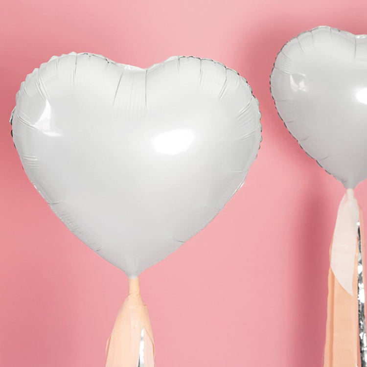 https://mylittleday.fr/cdn/shop/products/ballon-helium-coeur-blanc-small-2_750x.jpg?v=1643016792