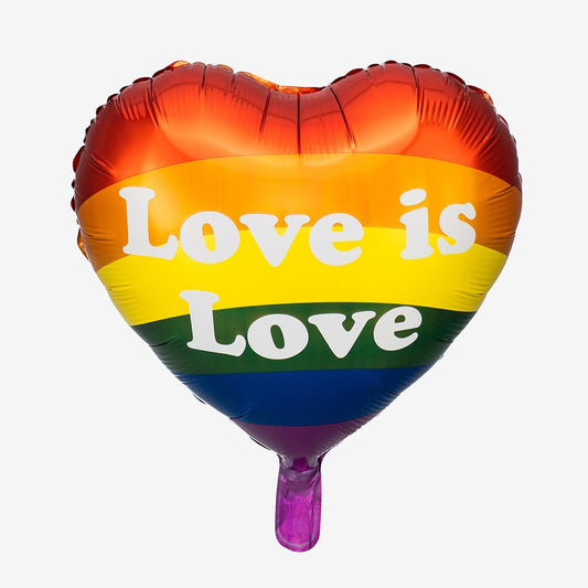 El amor de la bandera del arco iris del globo del corazón es el amor por la boda gay