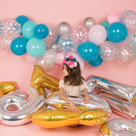 Idea di decorazione per il compleanno dei bambini: grappolo di palloncini rosa e blu My Little Day