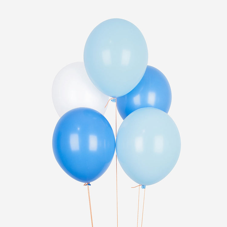 Trio de ballons de baudruche bleus pour décoration anniversaire ou baby shower.