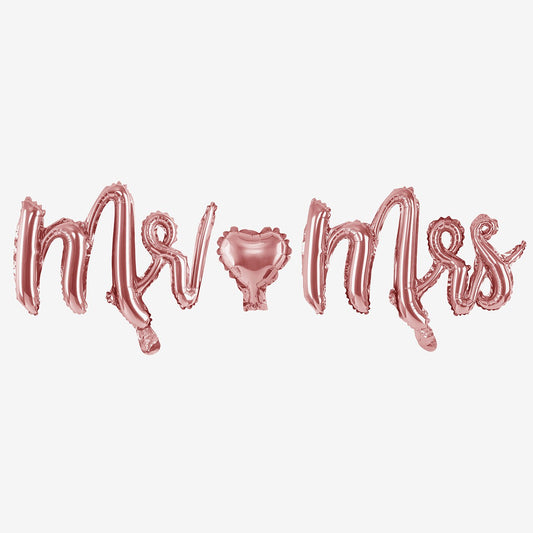 Rose gold wedding decoration: balloon letter Mr and Mrs and heart