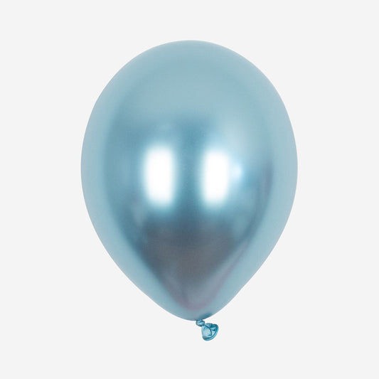 Fiesta de cumpleaños de sirena con globos cromados azules