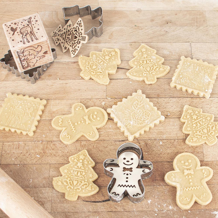 Christmas cookies with cookie cutter and embosser kit