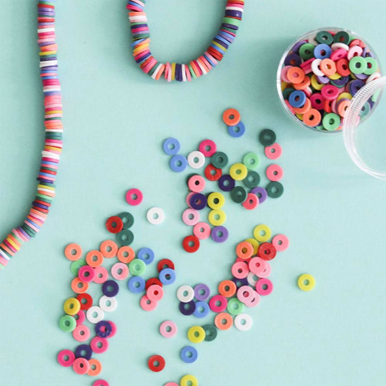 Creation of bracelets with multicolored heishi beads