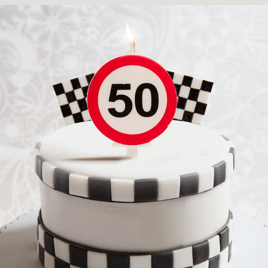Gateau anniversaire 50 ans theme voitures limite de vitesse 50