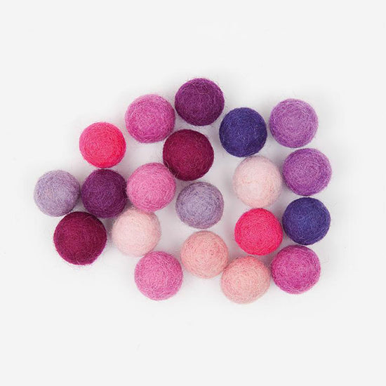 Matériel loisir créatif :  boules en feutre mix rose violet