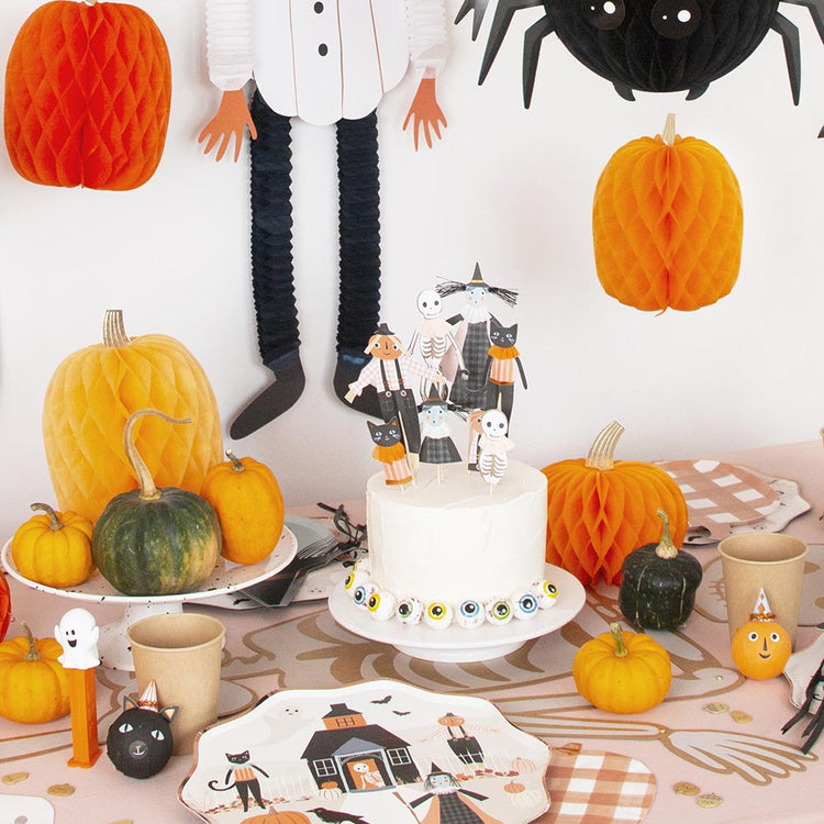 Primeros de la torta con temática de Halloween para la decoración de la torta de cumpleaños infantil