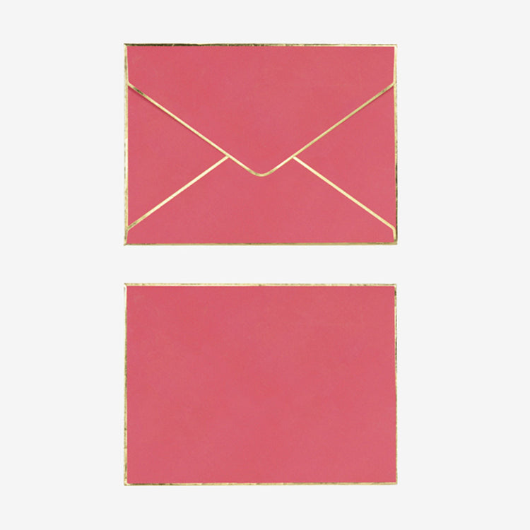 Enveloppe rouge et dorée pour glisser une carte de voeux