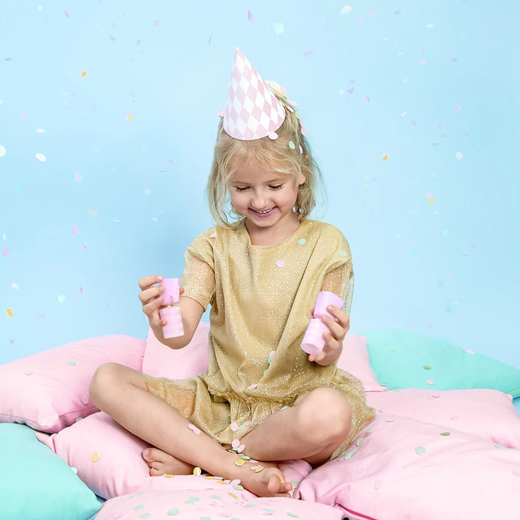 cumpleaños niño tema pasteles kawaii sombreros puntiagudos