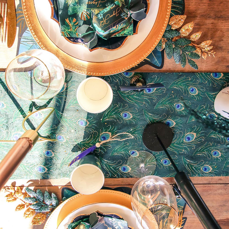 Original idea for table decoration: peacock table runner