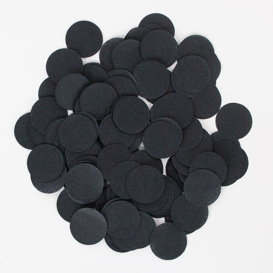 Table decoration for Halloween party: black confetti