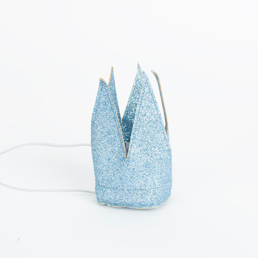 Idea de accesorio de disfraz de carnaval infantil: mini corona azul