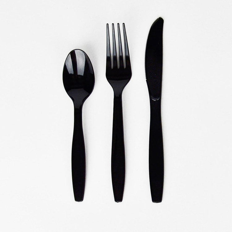 24 black place settings for chic Halloween evening table decoration