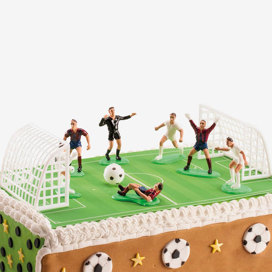Gateau anniversaire foot avec figurines