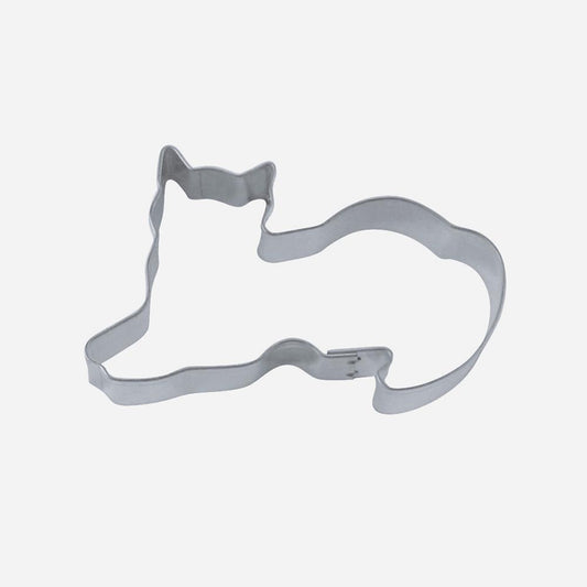 Cookie cutter for lying cat birthday cake decoration