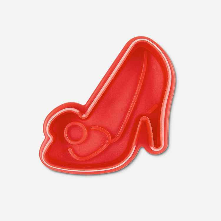 Cookie cutter for child's birthday in the form of a shoe