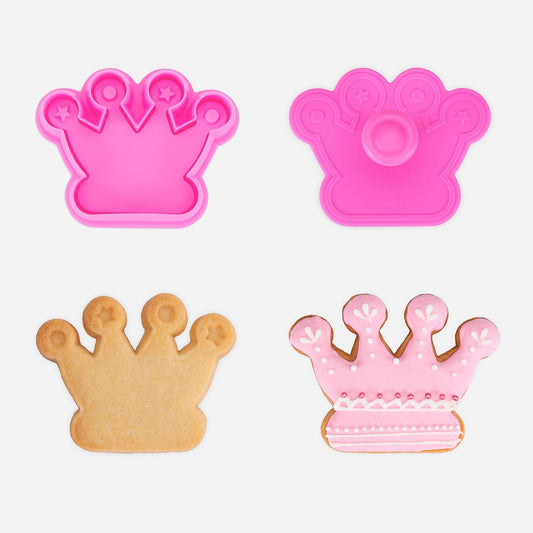 Crown in the form of a cookie cutter for making cakes