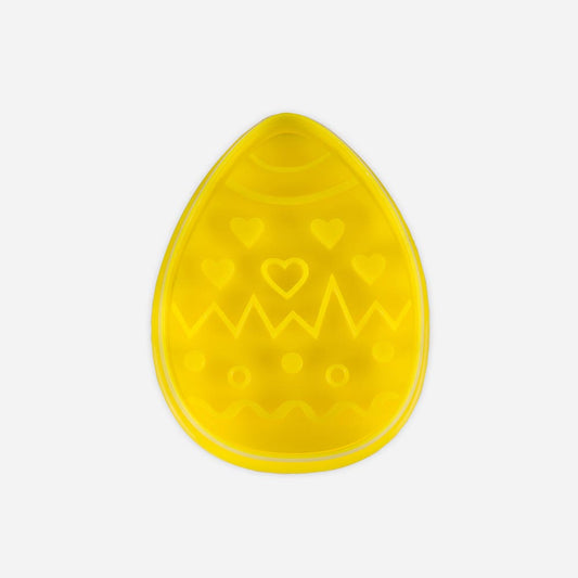 Emporte pièce œuf de paques avec poussoir : deco gateau anniversaire