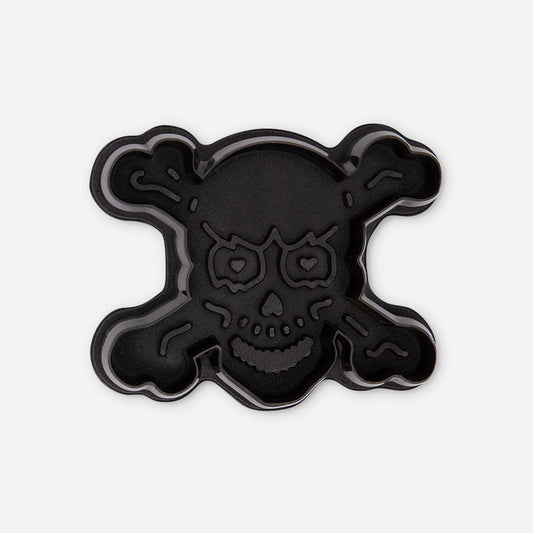 Pirate themed birthday: cookie cutter in the shape of a skull