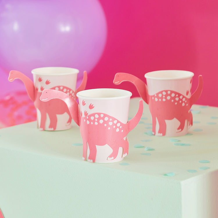 Deco inspiration for a dino birthday for a girl with pink decor