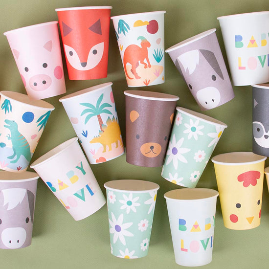 8 cardboard cups for boy's baby shower table decoration