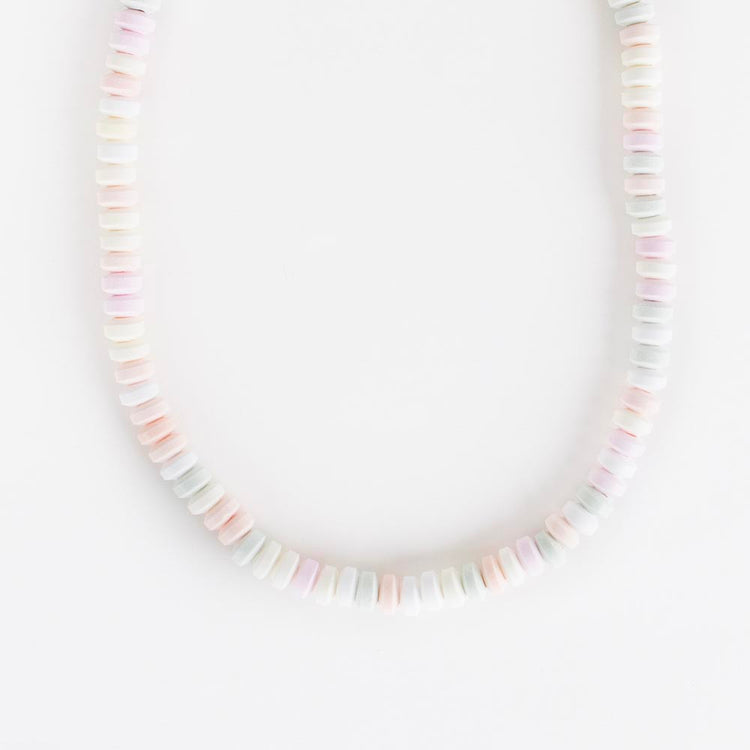 1 large candy necklace to arrange as a party table decoration