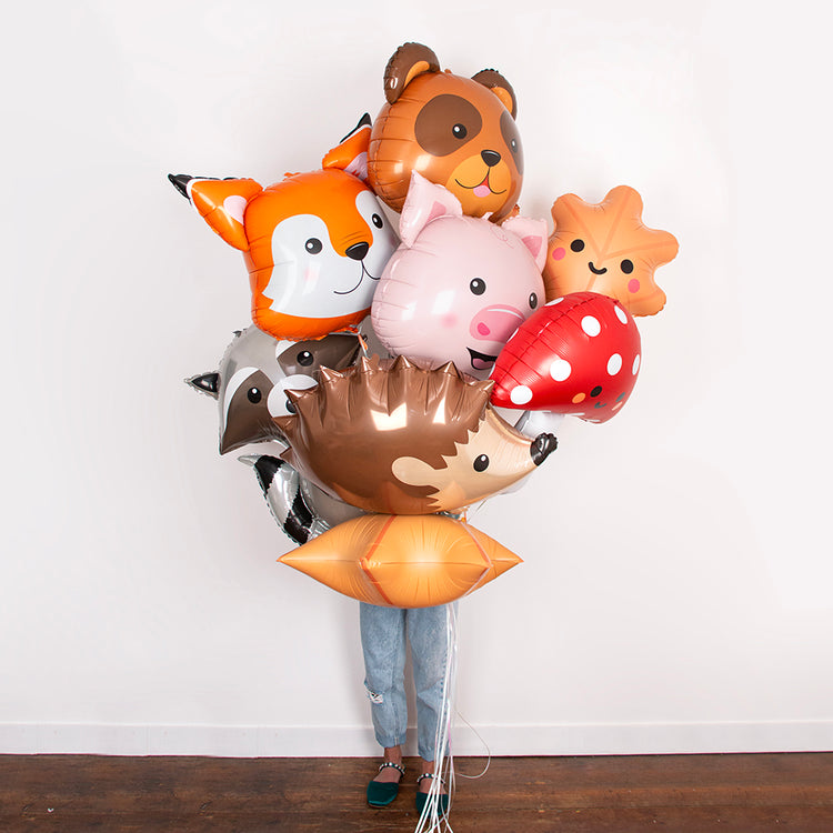Montón de globos de animales del bosque para decoración de cumpleaños infantil