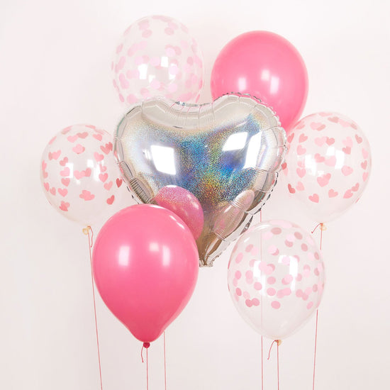Grappe de ballons hélium roses et coeurs pour déco de mariage