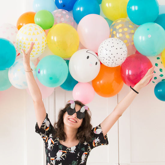 Arche de ballons de baudruche multicolores pour deco fete anniversaire