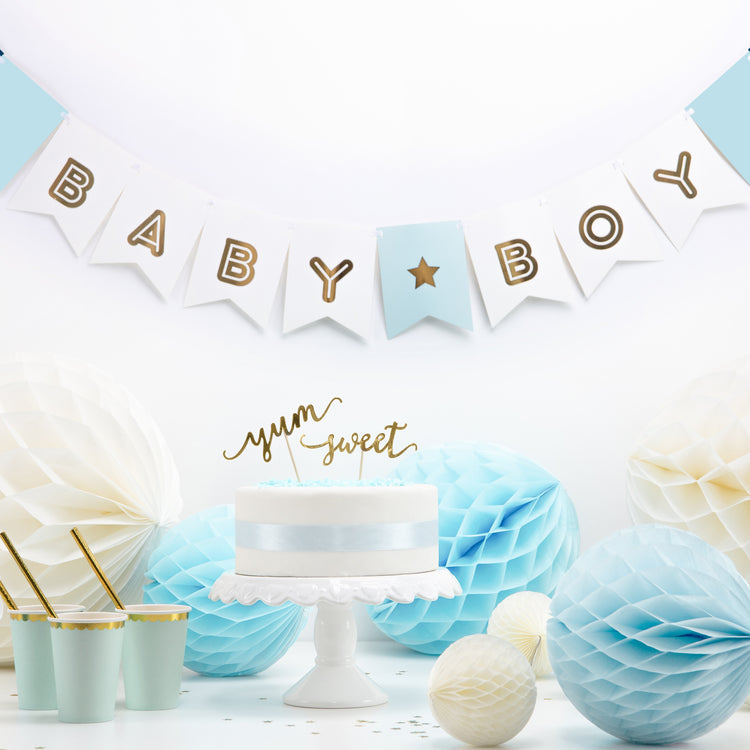 Deco idea for a trendy baby shower boy in blue and gold