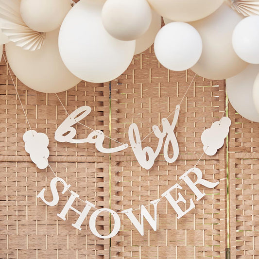 Deco baby shower ginger ray con guirnalda y arco de globos blancos